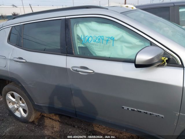 3C4NJDBB5KT690410 Jeep Compass Latitude 4x4