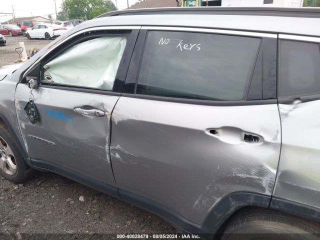 3C4NJDBB5KT690410 Jeep Compass Latitude 4x4