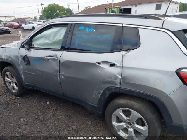 3C4NJDBB5KT690410 Jeep Compass Latitude 4x4