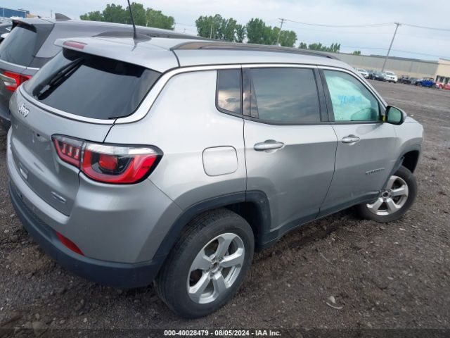 3C4NJDBB5KT690410 Jeep Compass Latitude 4x4