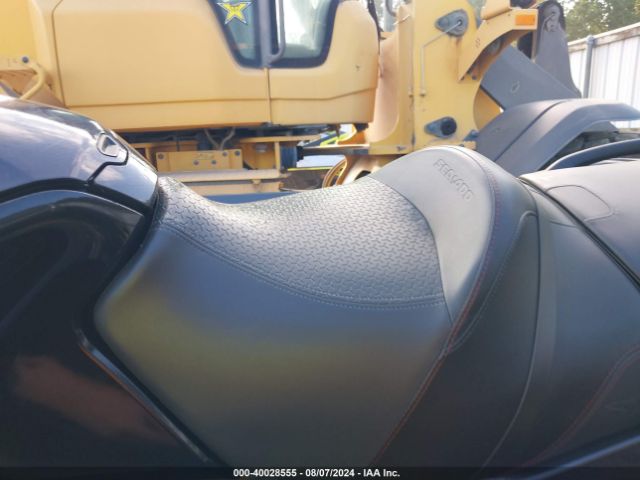 2021 SEADOO GTX-300 LIMITED YDVA6240G121      Photo 4