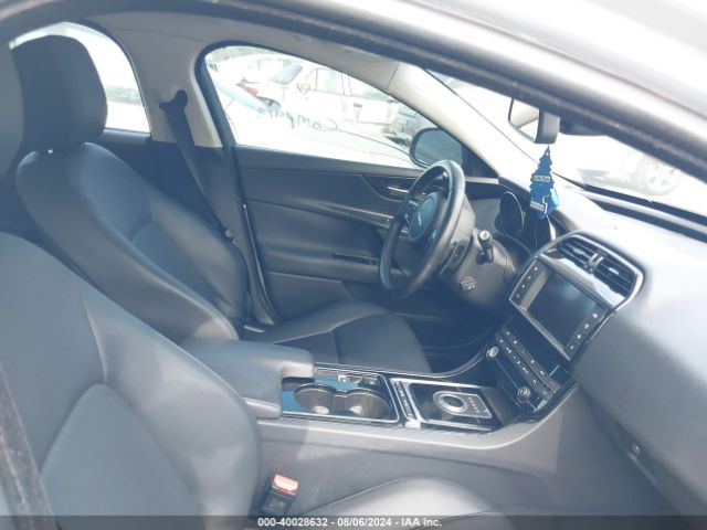 SAJAD4BG9HA963920 Jaguar Xe 25t Premium