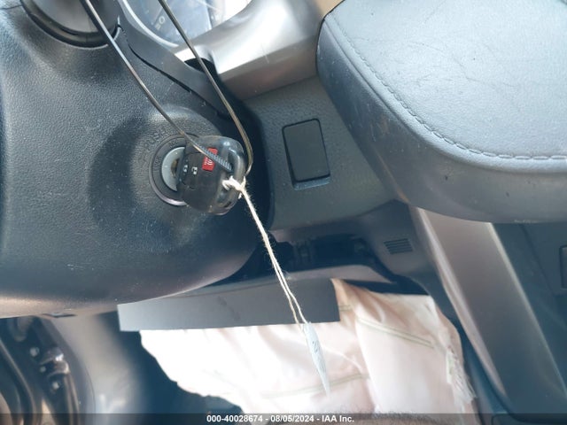Toyota RAV4 LE 2018 JTMBFREV9JJ746328 Image 11