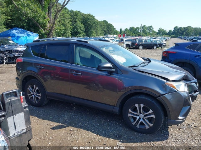 Toyota RAV4 LE 2018 JTMBFREV9JJ746328 Image 13
