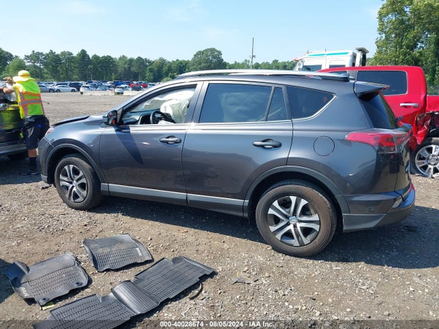 Toyota RAV4 LE 2018 JTMBFREV9JJ746328 Image 14