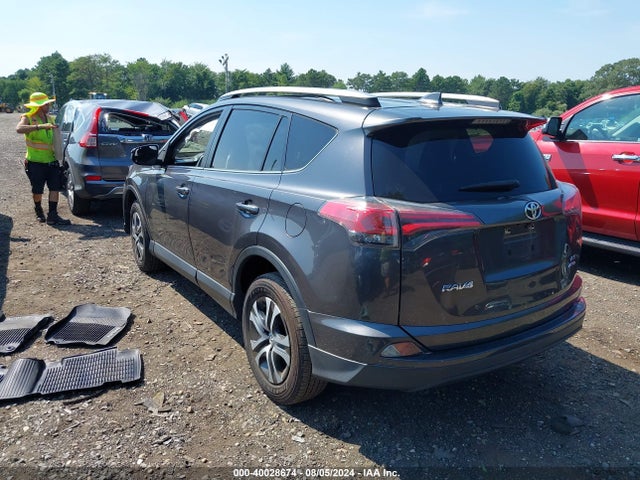 Toyota RAV4 LE 2018 JTMBFREV9JJ746328 Image 3