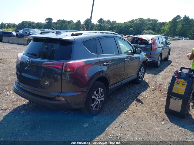 Toyota RAV4 LE 2018 JTMBFREV9JJ746328 Image 4