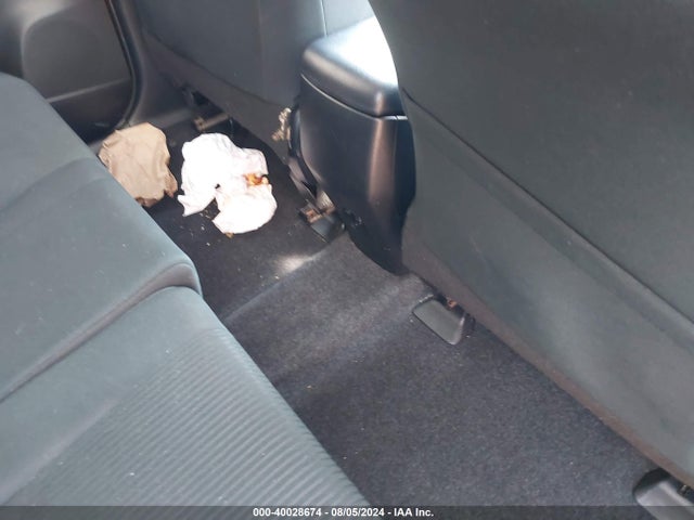 Toyota RAV4 LE 2018 JTMBFREV9JJ746328 Image 8