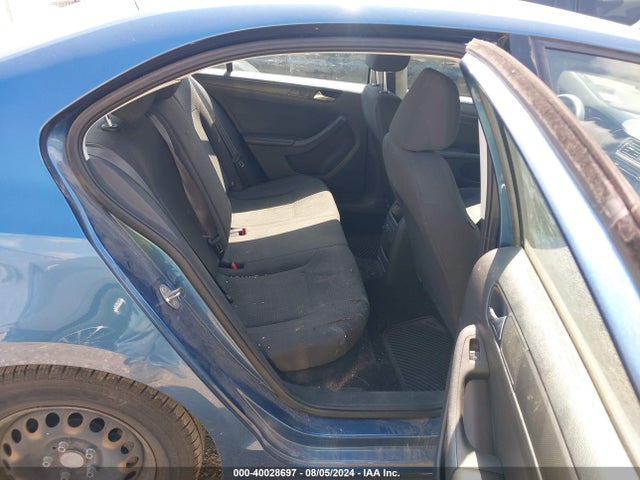 3VW2K7AJ6FM418858 Volkswagen Jetta 2.0l S