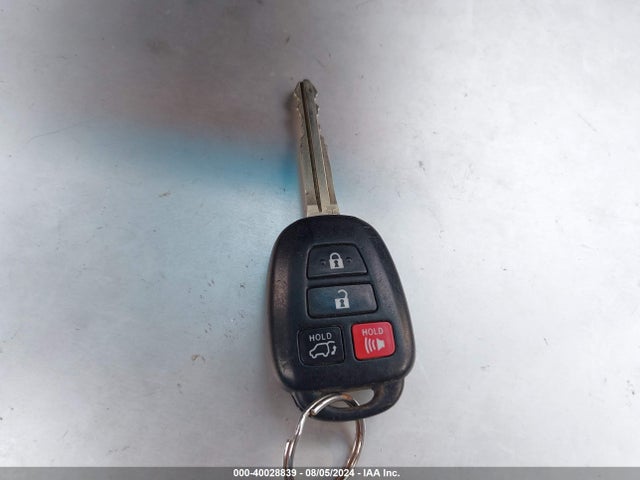 Toyota Rav4 Xle 2016 JTMWFREV0GJ090465 Image 11