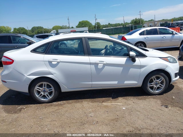 Ford FIESTA SE 2017 3FADP4BJ4HM132056 Image 14