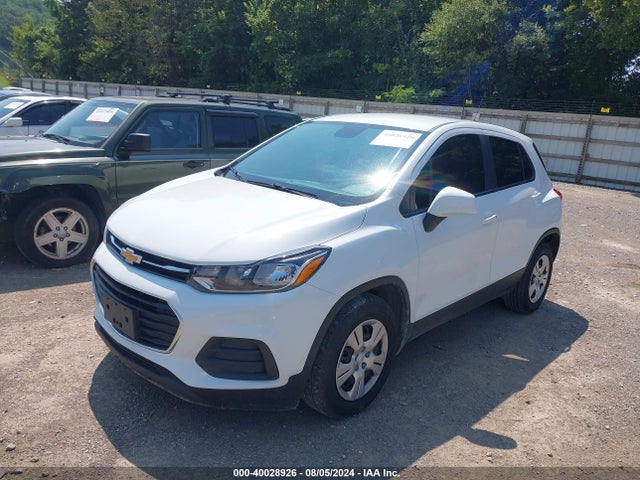 Chevrolet TRAX LS 2017 KL7CJKSB7HB164850 Image 2