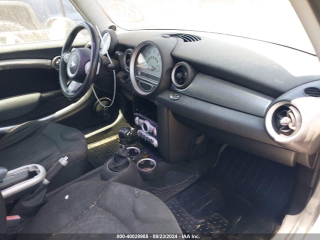 2007 MINI COOPER S WMWMF73557TV31362 Photo 4