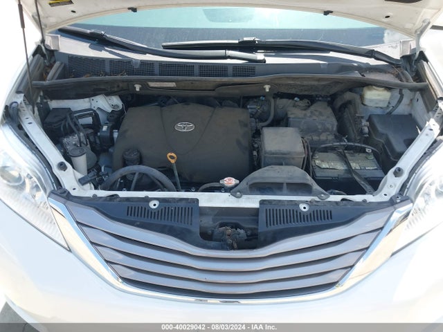 Toyota Sienna Xle 8 Passenger 2017 5TDYZ3DCXHS884231 Image 10