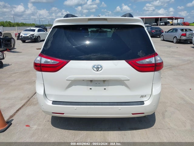 Toyota Sienna Xle 8 Passenger 2017 5TDYZ3DCXHS884231 Image 15