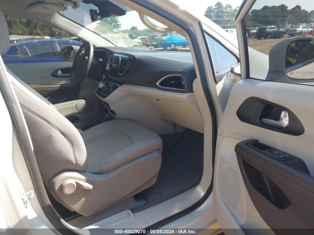 2C4RC1FG0LR124191 Chrysler Pacifica Touring