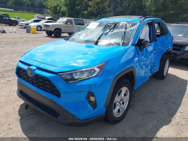Toyota Rav4 Xle 2020 2T3W1RFV8LC073777 Image 2