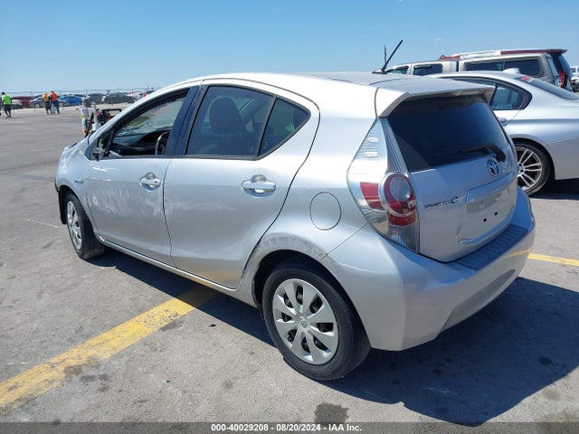 JTDKDTB37E1078590 Toyota Prius C Two