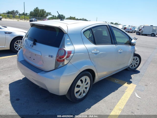 JTDKDTB37E1078590 Toyota Prius C Two