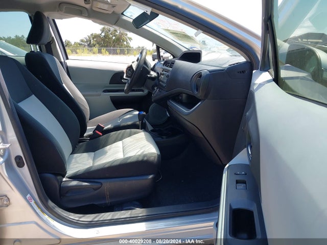 JTDKDTB37E1078590 Toyota Prius C Two