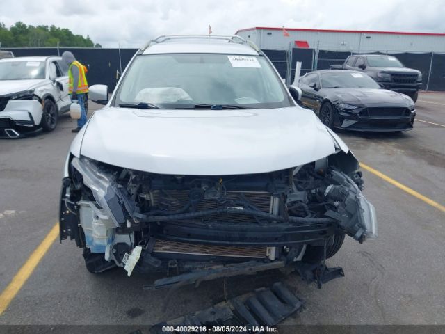 KNMAT2MV2HP523021 Nissan ROGUE S