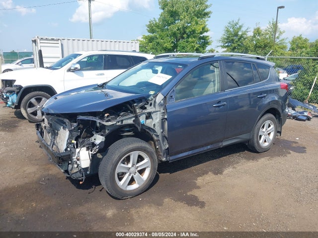 Toyota Rav4 Xle 2014 JTMRFREV1ED070606 Image 2