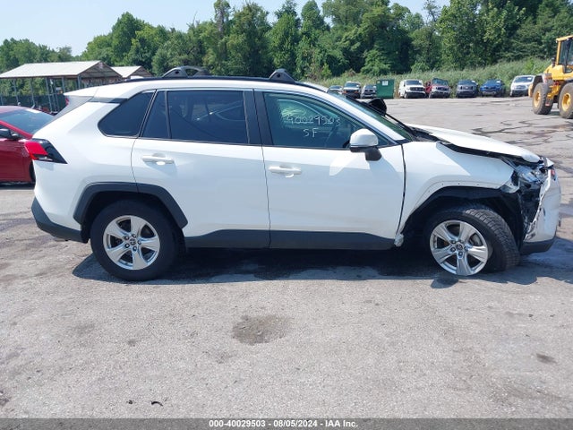 Toyota Rav4 Xle 2019 JTMP1RFV5KD010585 Image 13