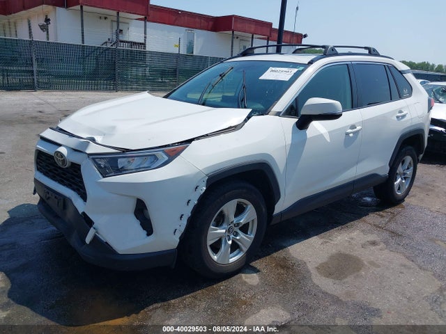 Toyota Rav4 Xle 2019 JTMP1RFV5KD010585 Image 2