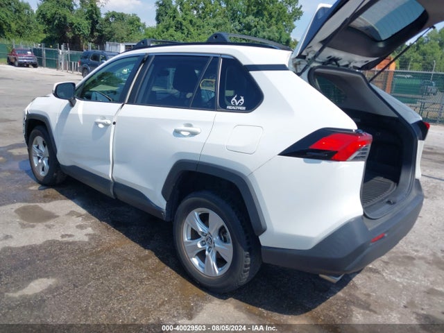 Toyota Rav4 Xle 2019 JTMP1RFV5KD010585 Image 3