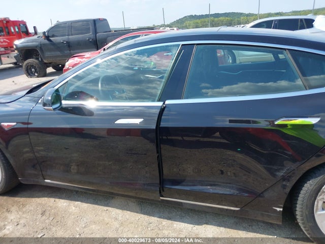 Tesla Model S 90d/p100d/p85d/p90d 2016 5YJSA1E48GF142213 Image 13