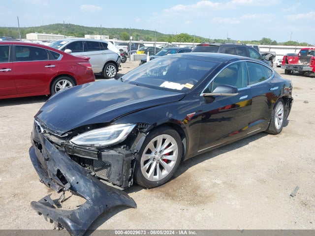 Tesla Model S 90d/p100d/p85d/p90d 2016 5YJSA1E48GF142213 Image 2