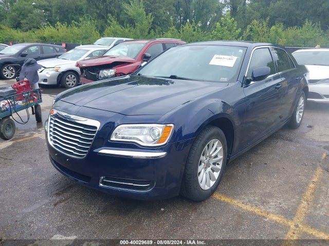 Chrysler 300 2014 2C3CCAAG0EH228559 Image 2