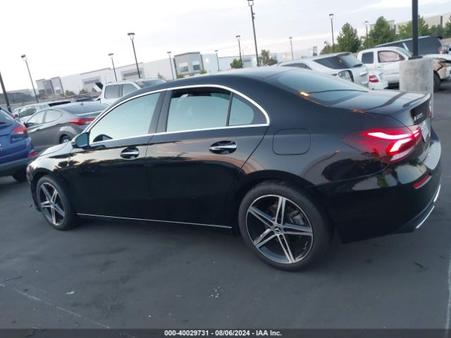 WDD3G4EB6KW021841 Mercedes-Benz A 220