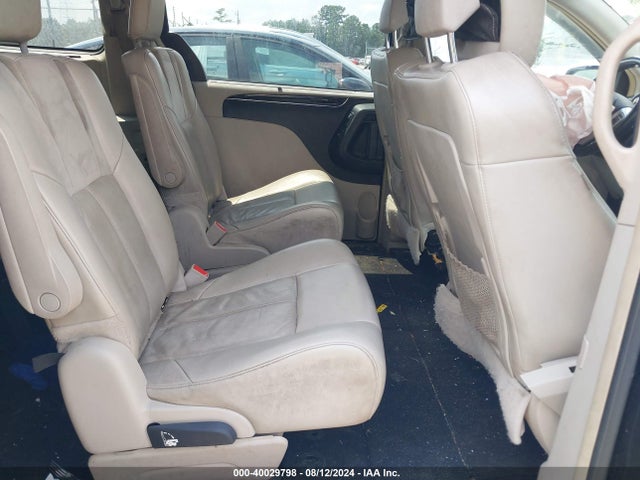 2C4RC1GG6ER115559 Chrysler Town & Country Limited