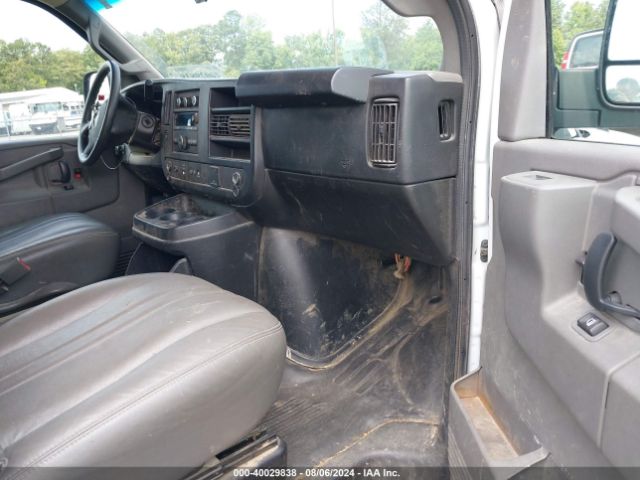 1GCWGBFP8J1256467 Chevrolet Express 2500 Work Van
