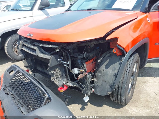 3C4NJDDB2HT597608 Jeep New Compass Trailhawk 4x4