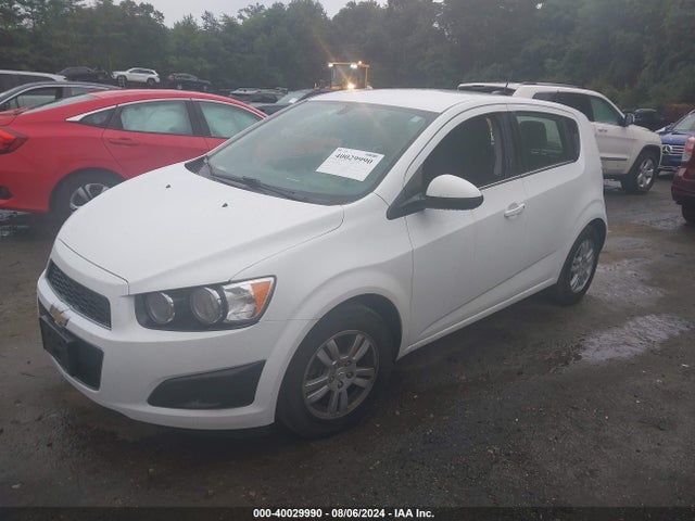 Chevrolet Sonic Lt Auto 2015 1G1JC6SH9F4196970 Image 2