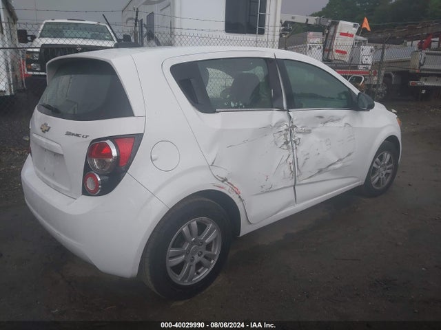 Chevrolet Sonic Lt Auto 2015 1G1JC6SH9F4196970 Image 4