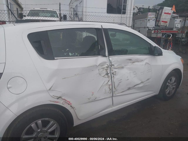 Chevrolet Sonic Lt Auto 2015 1G1JC6SH9F4196970 Image 6
