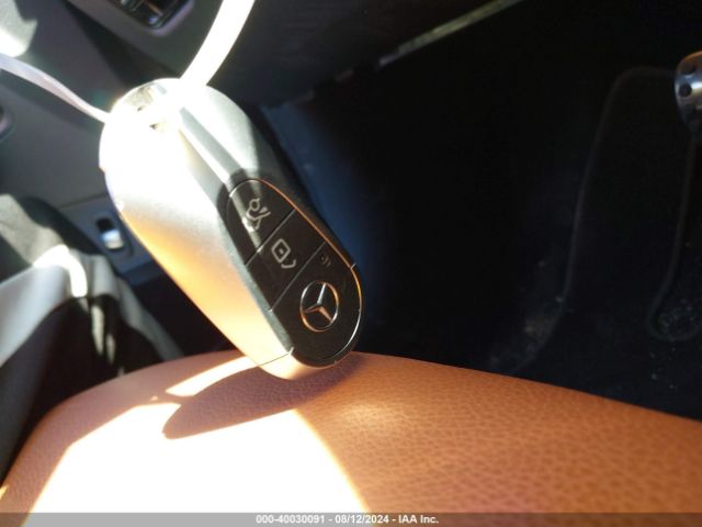 W1KAF4GB1PR098775 Mercedes-Benz C 300 Sedan
