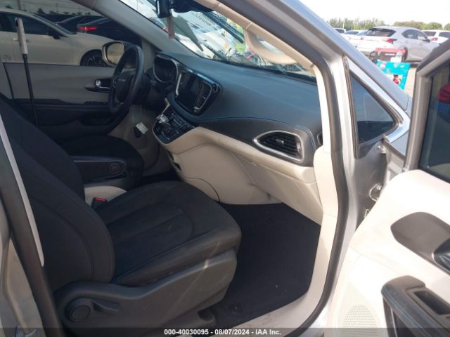 2C4RC1FG3MR555772 Chrysler Pacifica Touring