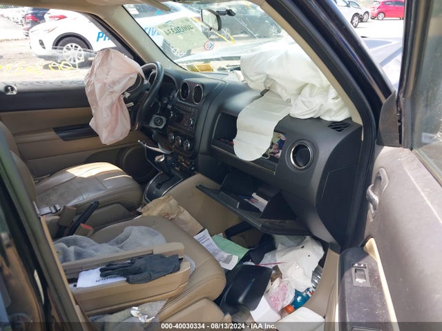 1C4NJPFAXFD209775 Jeep Patriot High Altitude Edition