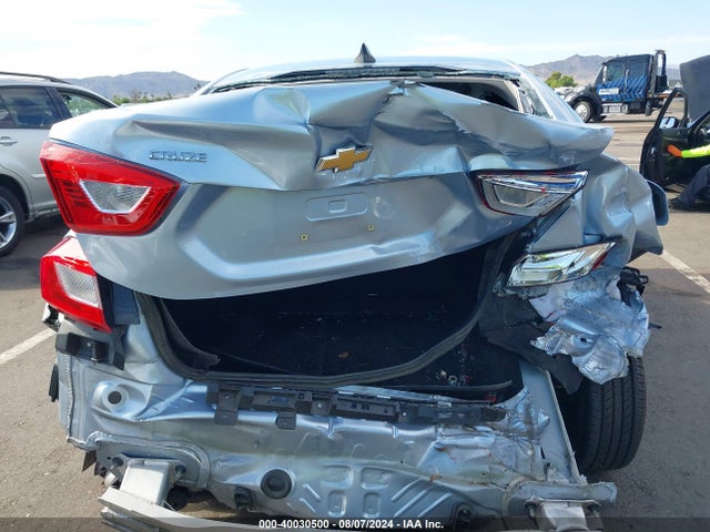 Chevrolet Cruze Ls Auto 2018 1G1BC5SM1J7103152 Image 17