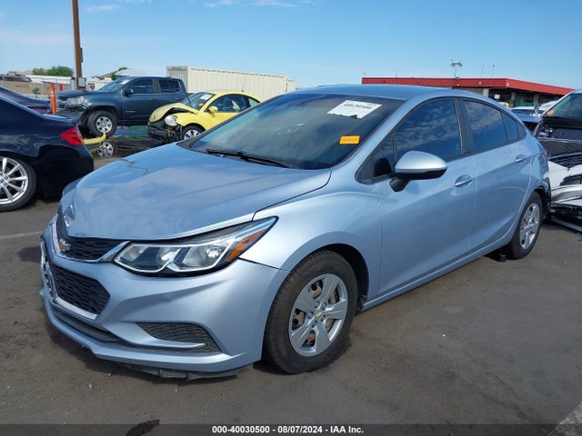 Chevrolet Cruze Ls Auto 2018 1G1BC5SM1J7103152 Image 2
