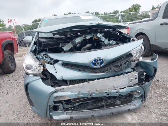 Toyota Prius V Two 2015 JTDZN3EU5FJ038090 Image 13