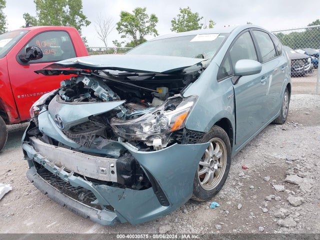 Toyota Prius V Two 2015 JTDZN3EU5FJ038090 Image 2