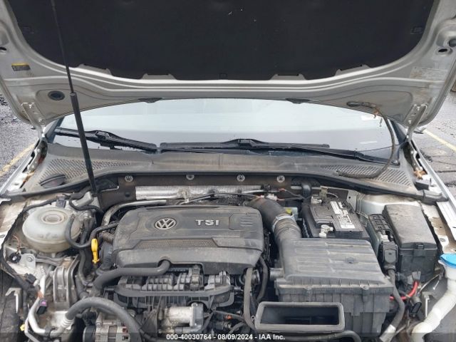 3VW4T7AU1FM045227 Volkswagen Golf Gti 2.0t Se 4-door