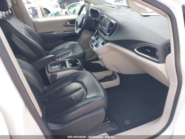 2C4RC1BG7HR627388 Chrysler Pacifica Touring-l