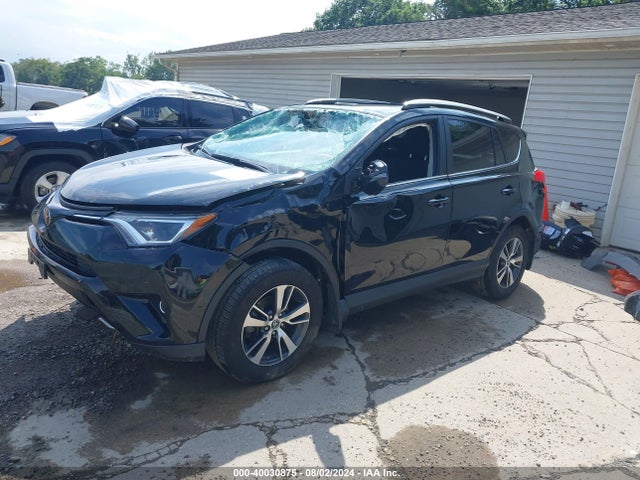 Toyota Rav4 Xle 2018 2T3RFREV7JW739734 Image 2