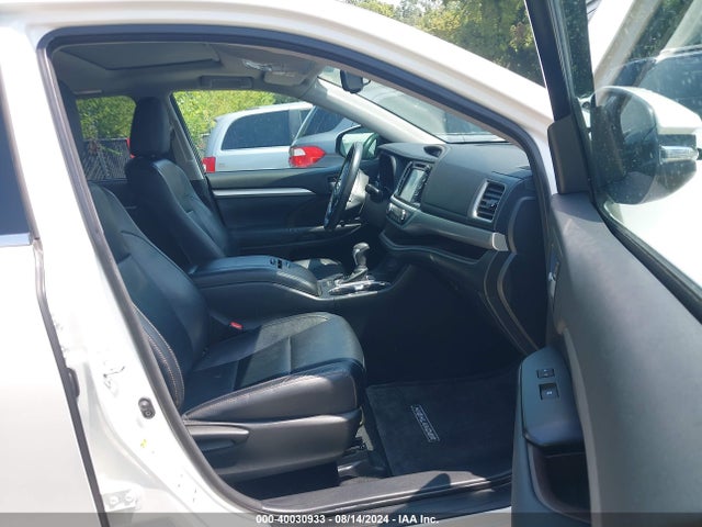 Toyota Highlander Xle V6 2014 5TDJKRFH5ES025562 Image 5